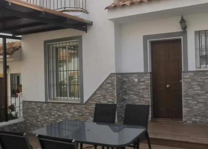 Hogareno Adosado En El Pueblo De Ardales